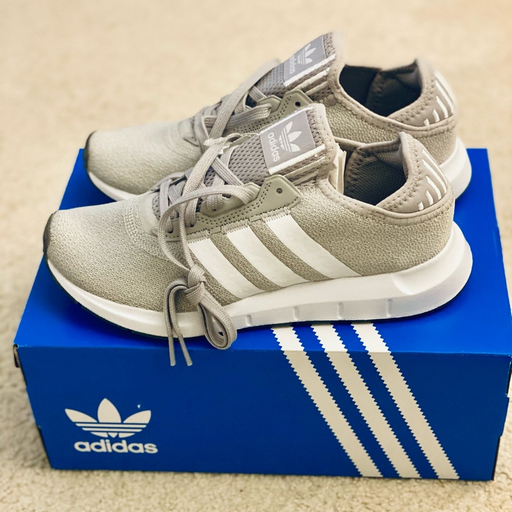 New with box and tags adidas Swift run sneakers